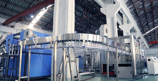 全自动果汁灌装机 / 果汁碳酸饮料瓶装水灌装机